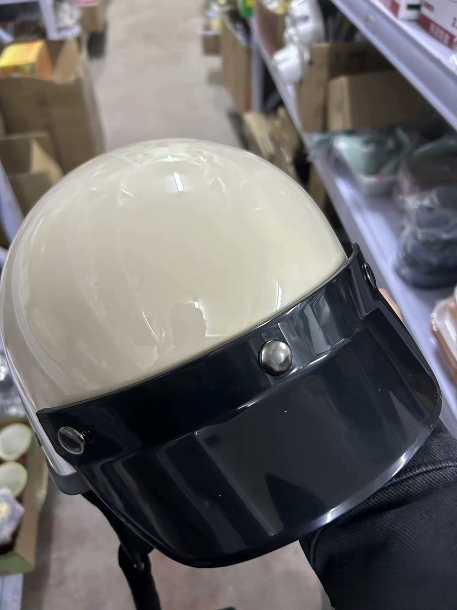 Kask motocyklowy w stylu vinta – Motorcycle Gear Urban recenzja i cena